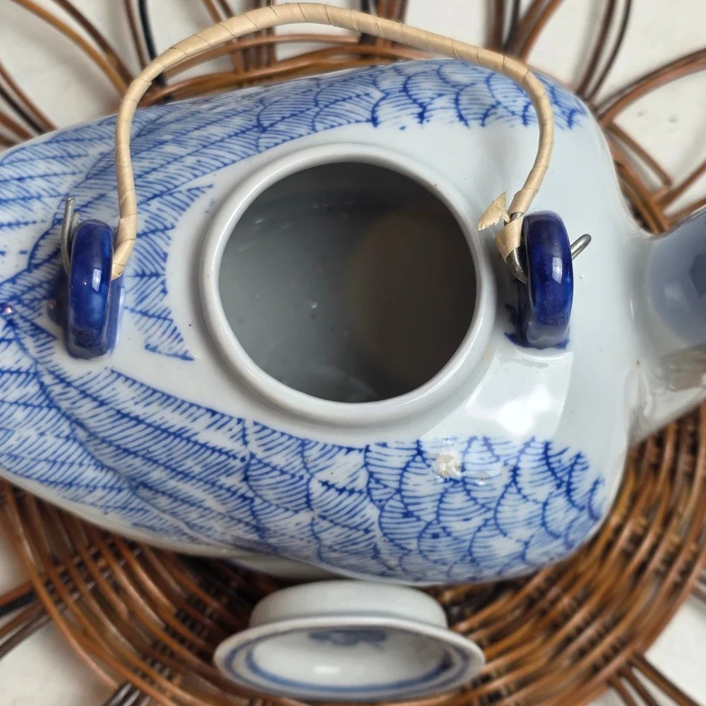 Vintage Blue White Ceramic Duck Teapot‎ Lid Handle Handpainted Made in China